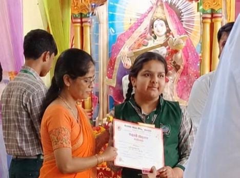 शास्त्रीय गायन में नित्या बड़ेरिया ने विभाग स्तर पर हासिल किया प्रथम स्थान