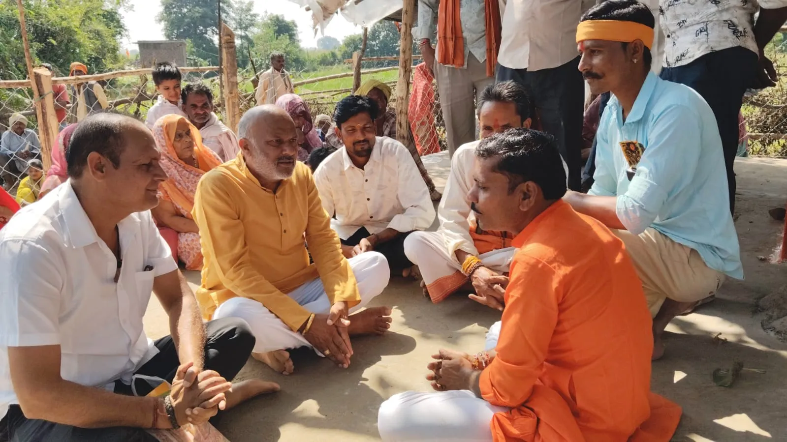 मुड़ेरी तेंदुडाबर के प्राचीन हनुमान मंदिर में उमड़ी श्रद्धालुओं की भीड़
